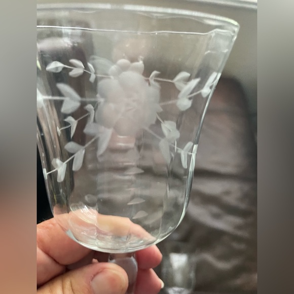 Vintage optic crystal wine glasses. Set of two. No chips or scratches - Picture 4 of 4